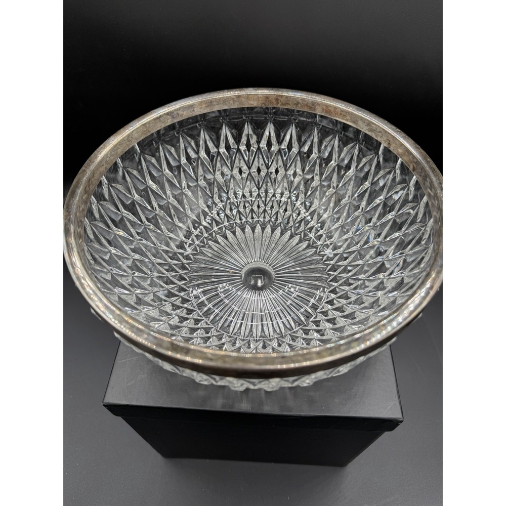 ✨🇩🇪 Vintage Pressed Glass Bowl w/ Silverplate Rim – Germany–MC Diamond Pattern - Picture 7 of 8